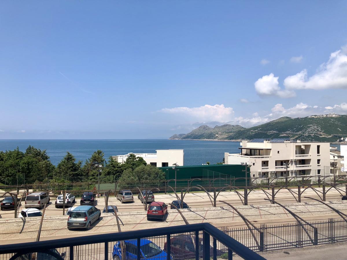 Sun&Sea Apartment Dobra Voda Luaran gambar