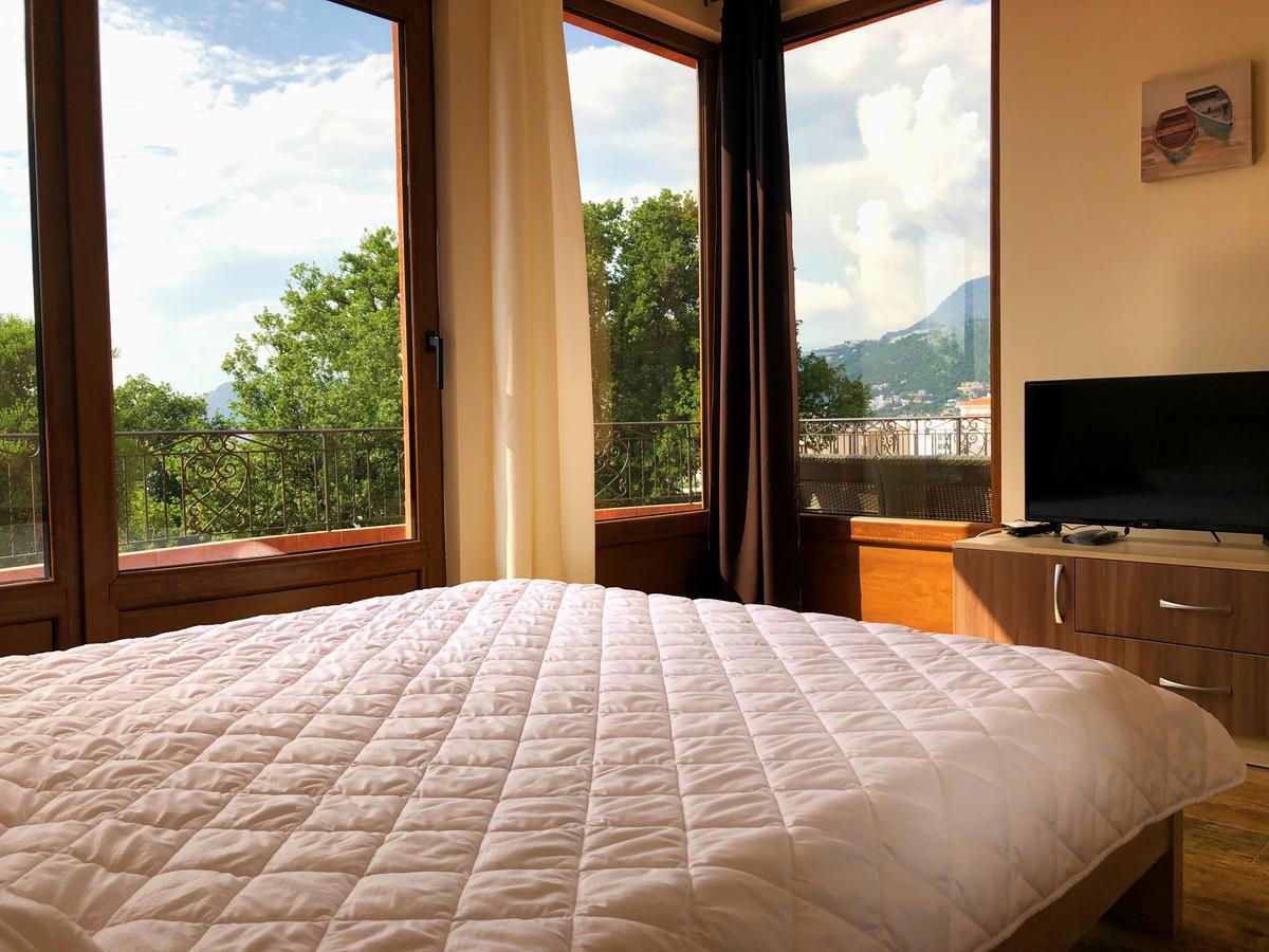 Sun&Sea Apartment Dobra Voda Luaran gambar